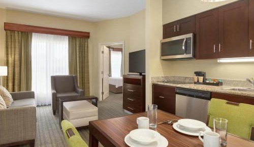 One-Bedroom King Suite - Non-Smoking