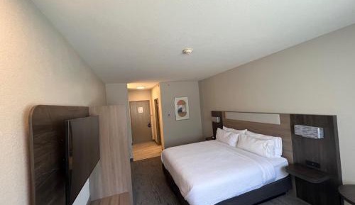 Standard King Room