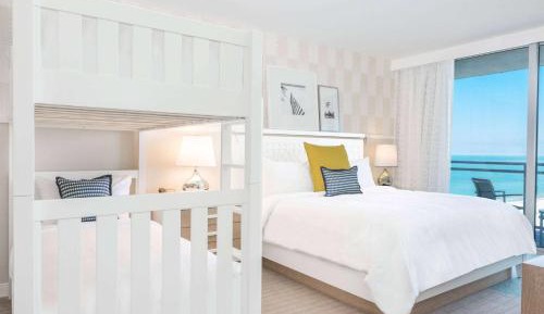 King Room with Bunk Bed 