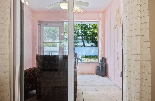 Ozona Condo | Coastal 2BR Retreat Near Golf, Breweries & Beaches – Walk to Dining & Enjoy Local Adventures!