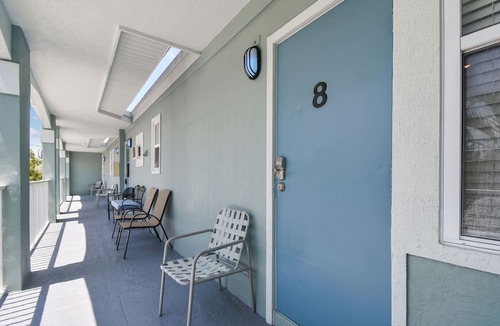 Bay Esplanade Hotel | Enchanted Inn Deluxe Suite #8: Waterfront, Pool, Fishing Dock, Boat Docks & Tiki Bar!