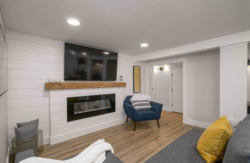 Portland Apartment | #StayInMyDistrict St Johns Walk to dining & shops