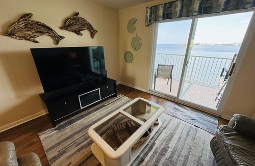 Dunedin Condo | Dunedin Causeway Honeymoon Caladesi Island 1/1 Pool 316
