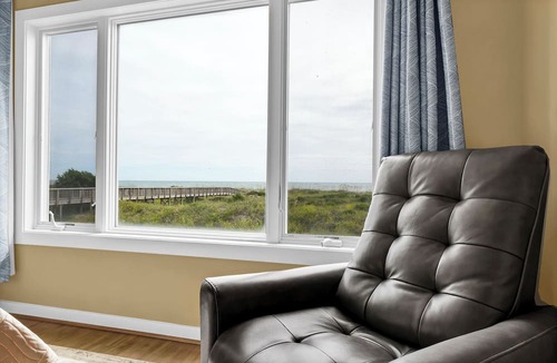 Shell Island Condo | Oceanfront condo w/ocean views, 2 pools, beach access & tennis court.