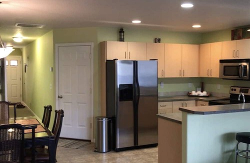 Troutdale Condo | Cozy & Affordable 3 bedroom, 2.5 bath Townhouse in Portland (Troutdale) Oregon.