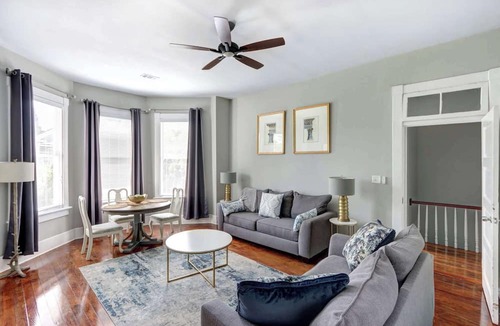 Dixon Park Apartment | Victorian Upstairs Retreat | Near Forsyth Park
