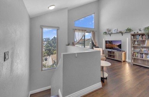 Point Loma Heights Condo | Point Loma 2BR Townhome w/Parking, Prime Location