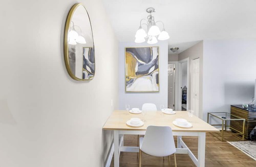 Sunnyside Condo | Cozy Vibes in Kensington - Free WiFi | Parking | Portable AC
