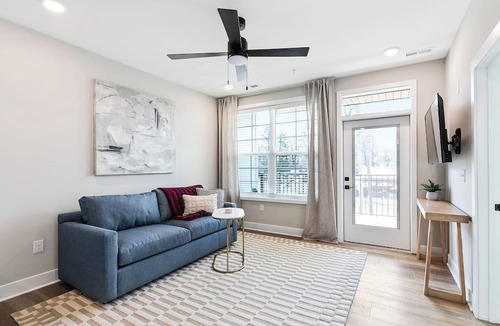 North Chesterfield Apartment | Evelyn 213 - Quaint 1BR in Forest Hill with 5-star finishes and new amenities