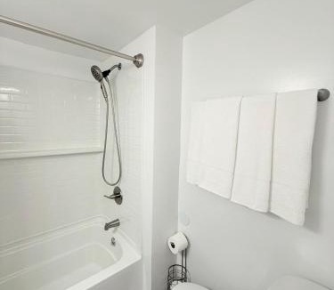 Charleston House | Completely renovated for you Mountain View Cottage