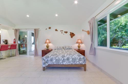 Pauwela Apartment | Bright Haiku Studio: Patio + Rainforest View