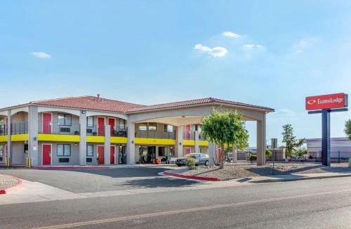 Northwest Heights Cabin | Econo Lodge West - Coors Blvd