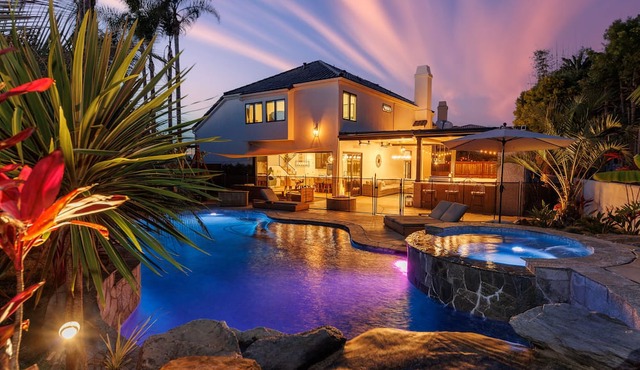 NEW - Stunning Private Oasis - Pool, Spa, Outdoor Living, Family Friendly