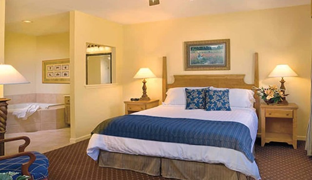 2BD/Williamsburg at Governor's Green - Lots to do!