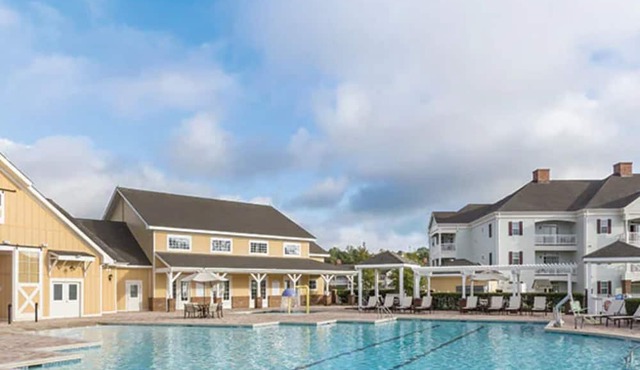 Governor's Green 3Bed/2Bath Deluxe Unit!