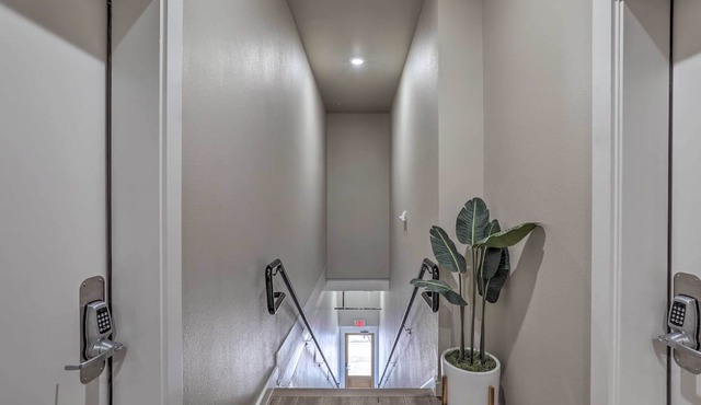 Bright San Marcos Apartment w/Ideal Location