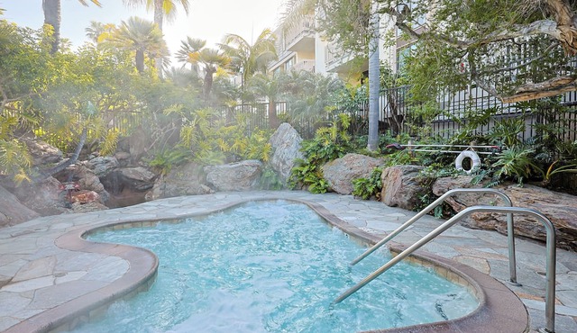 Bright & Beautiful Ocean View 2BR Cottage with Stunning Upgrades