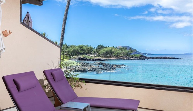 Beachfront /Corner /Renovated/2nd floor condo unit: F-204