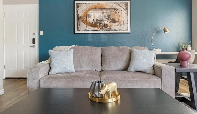 Landing | Spectacular 1BD, Gym, Clubhouse