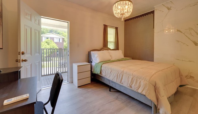 Walk Downtown! Hinton Historic District Studio