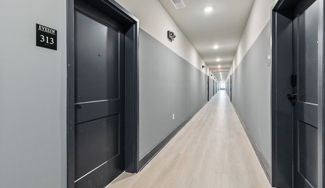 Evelyn 313 - Charming 1-bedroom apartment with spa-like shower in Richmond